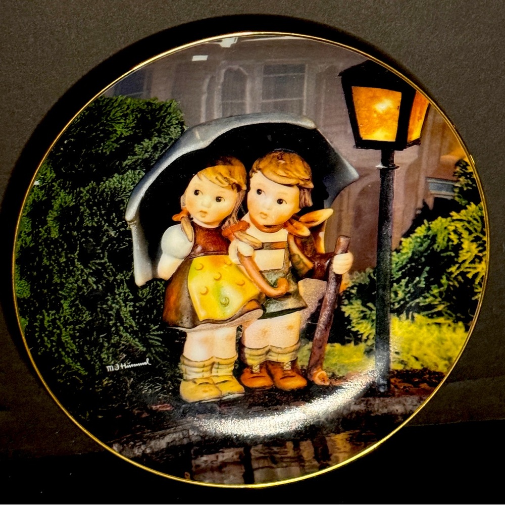 1989 M.J. Hummel “Stormy Weather” plate # LU 6687